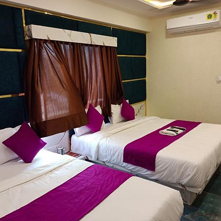 Hotel Karnavati Ahmedabad Exteriör bild