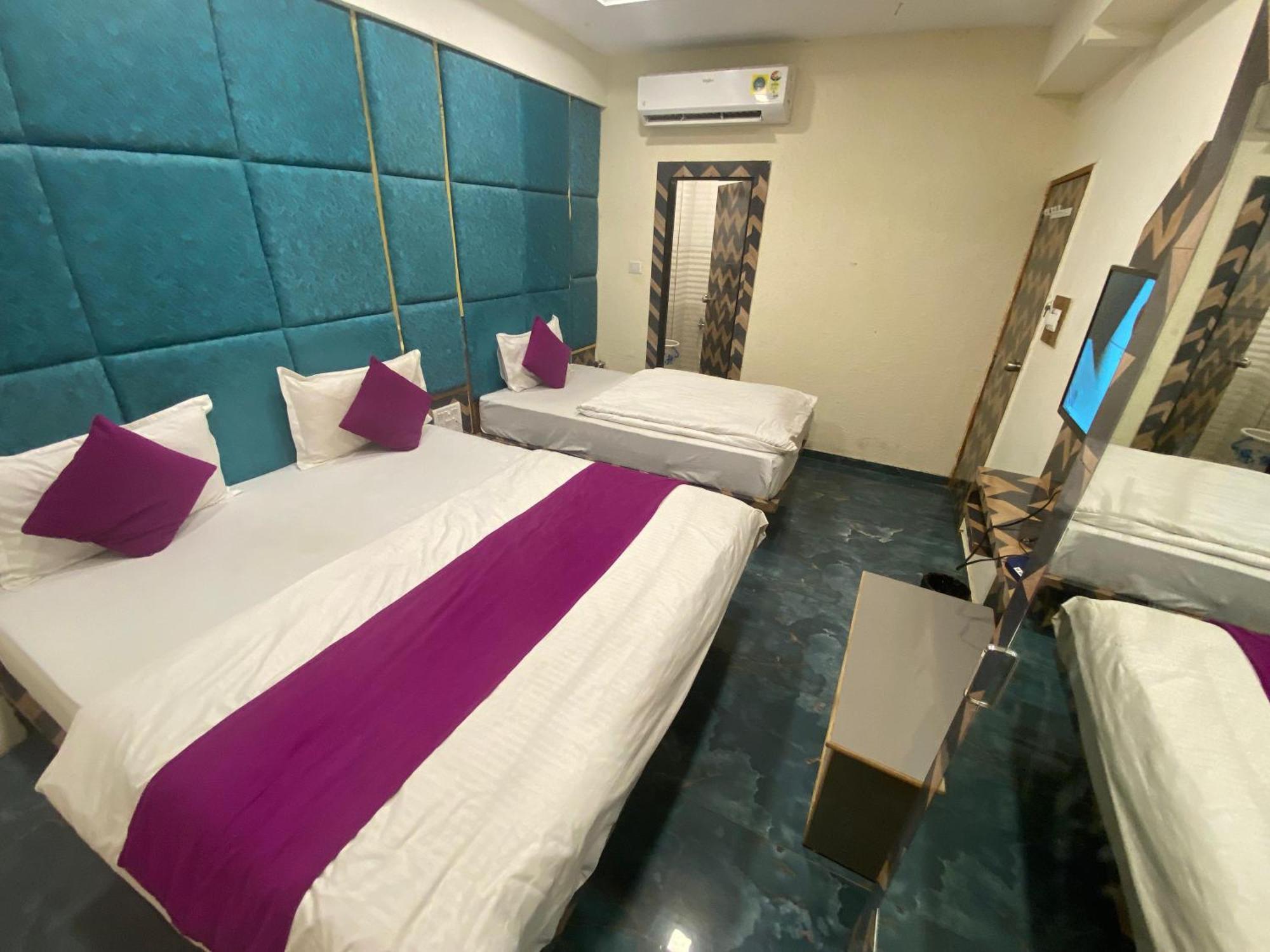 Hotel Karnavati Ahmedabad Exteriör bild